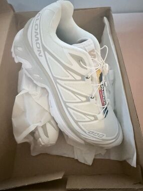 Salomon XT6 White Trail Running Sneaker with Subtle Gray Accents, Size 8W/7M